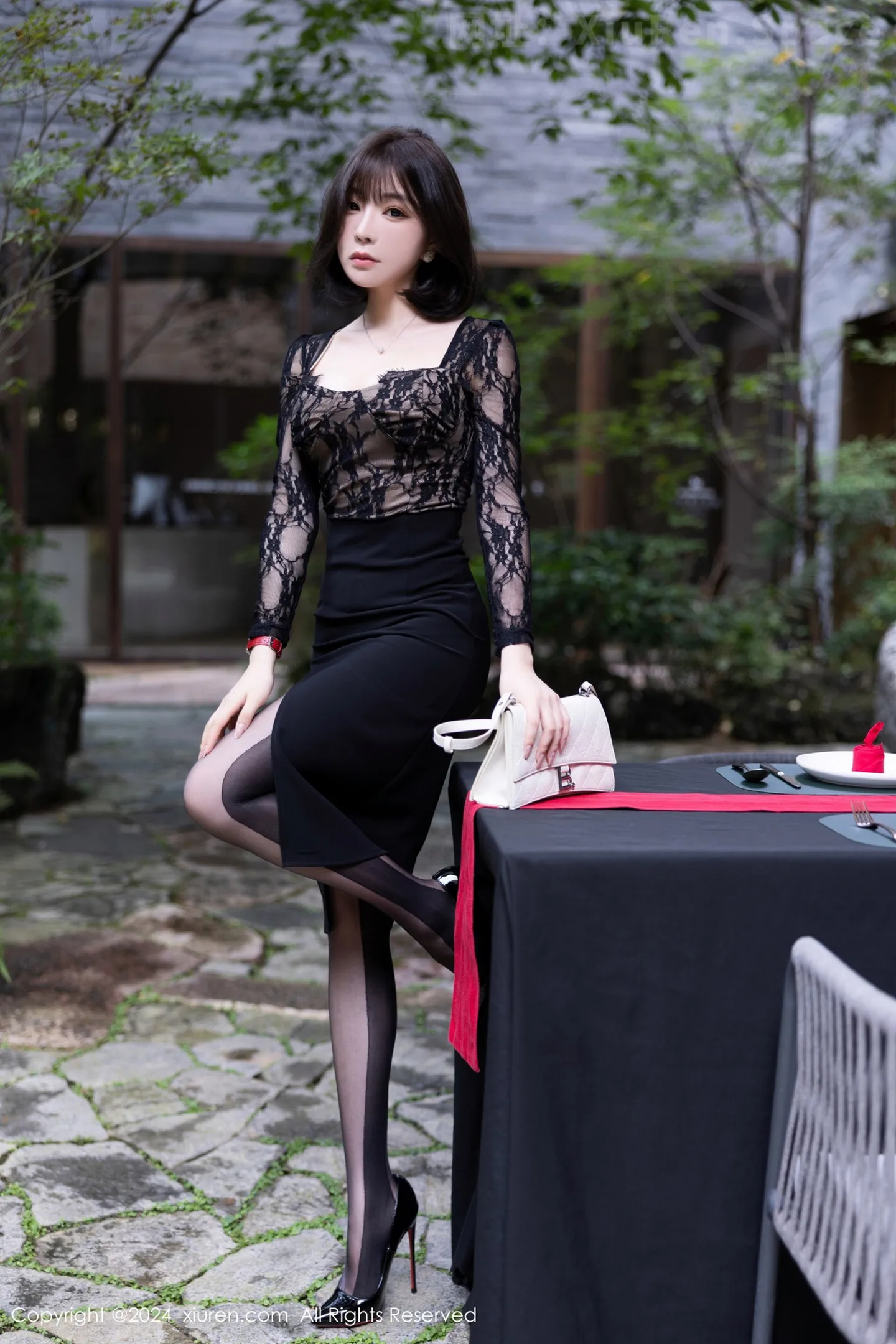 图片[5]-[XiuRen秀人网] VOL.9257 女神徐莉芝Booty性感黑色蕾丝连衣裙配超薄黑丝极致魅惑写真94P-秀人网官方网站